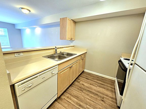 5th image of 3418 NE 65th St #102