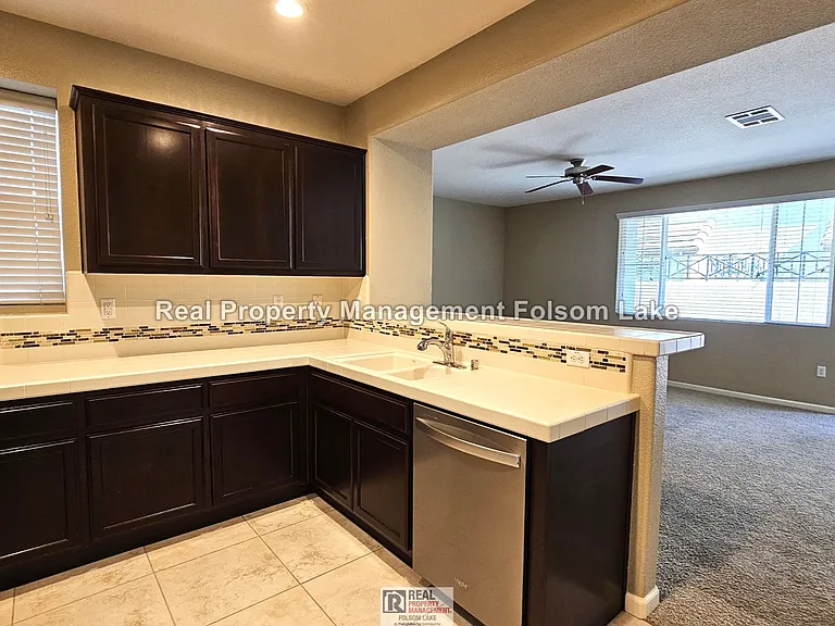 303 Cezanne Ln — Photo 4