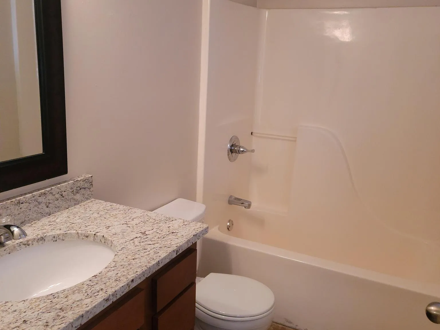 3 bed, 2.5 bath, 1480 sqft, $2,050 — Photo 2