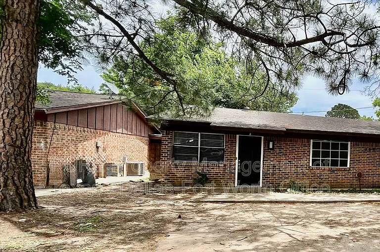 409 Cousins Ln #A — Photo 3