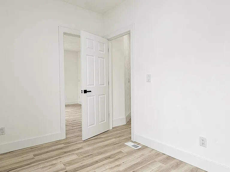1035 Crosby St #1037 — Photo 4