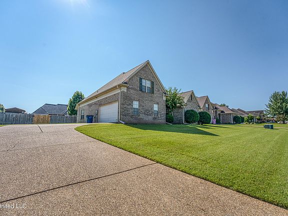 3rd image of 4162 Sidlehill Dr