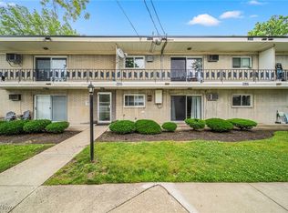 1372 Golden Gate Blvd, Mayfield Heights, OH 44124