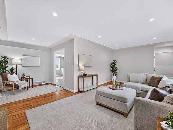 4th image of 3075 S Holly Place