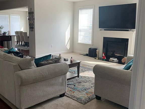 3rd image of 221 Upperville Dr