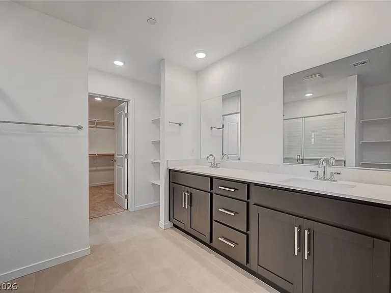 324 Lupton Ave — Photo 45