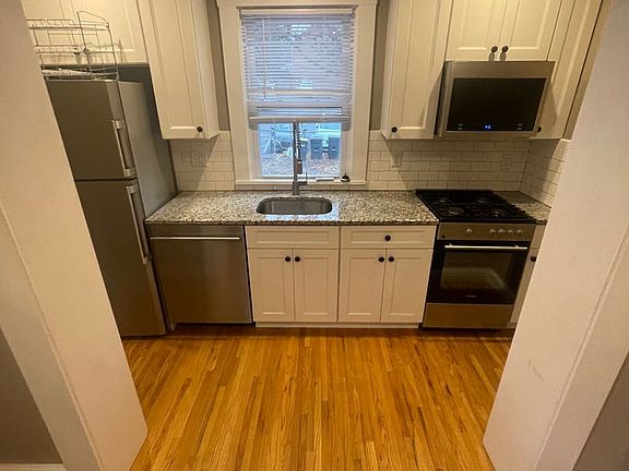 4th image of 26 E Vine St #2R