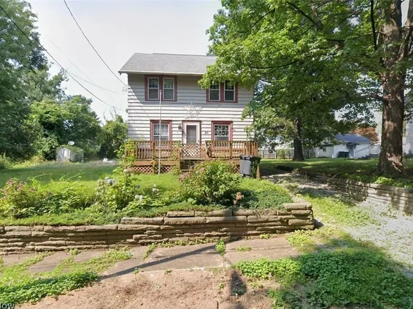 211 Oak St, Akron, OH 44310