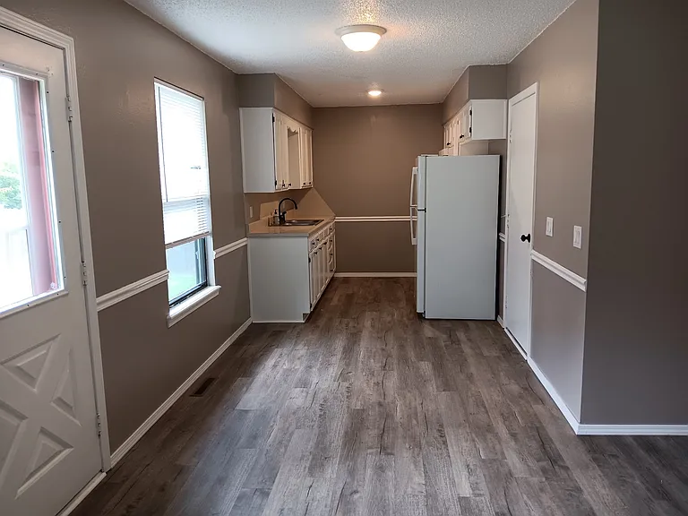807 E Scott Wayne Dr — Photo 9