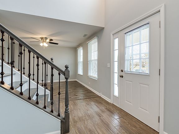 2nd image of 1120 Symphony Dr