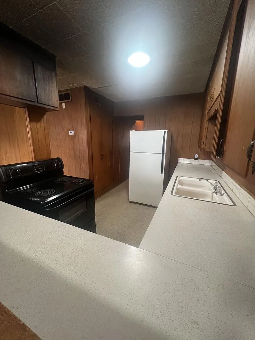 507 S Connor — Photo 4