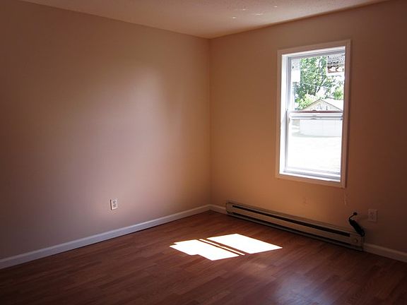 4th image of 1302 N Luther St