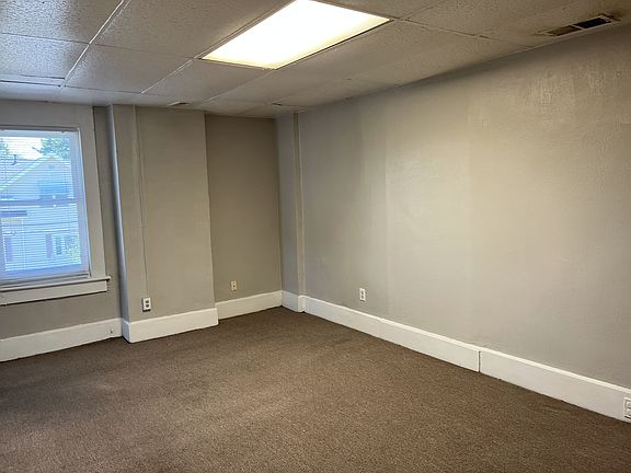 2nd image of 220 E Delaware St APT B