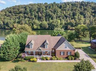 1415 River Run Cir, Sevierville, TN 37876