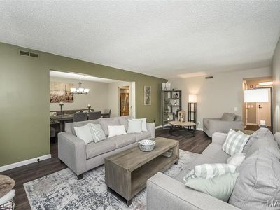 508 Coeur De Royale Dr APT 102, Saint Louis, MO, 63141