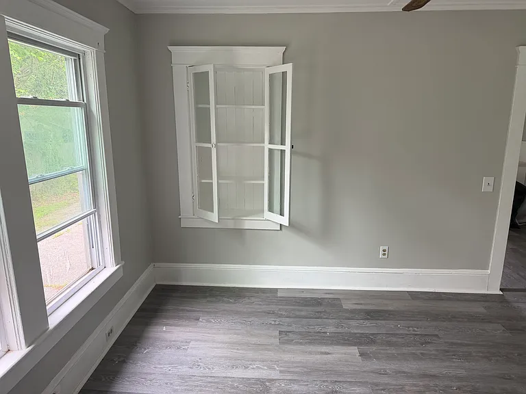 82 Carson Ave — Photo 8