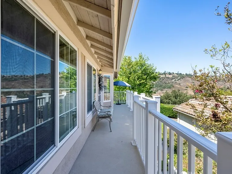 19801 Meadow Ridge Dr — Photo 4