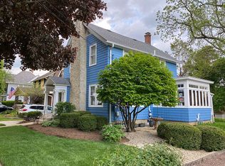 263 N Commonwealth Ave, Elgin, IL 60123