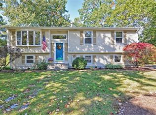 23 Hazelton Rd, Barrington, RI 02806