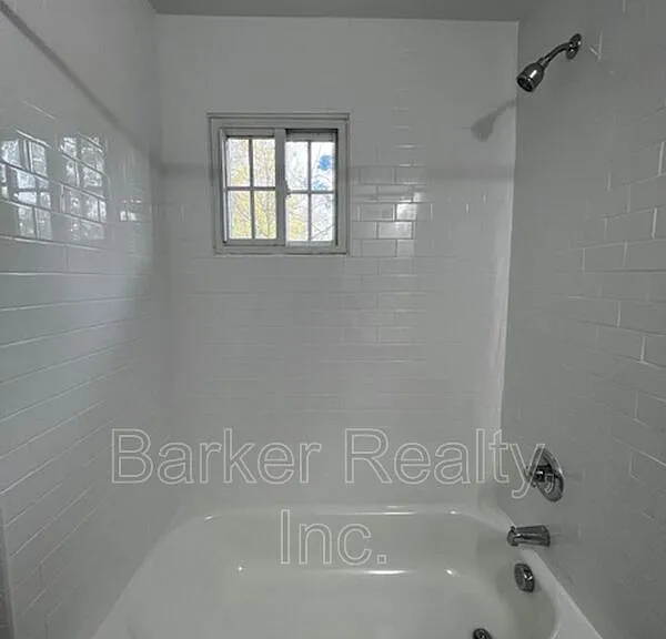 555-4 E Edenton St — Photo 20