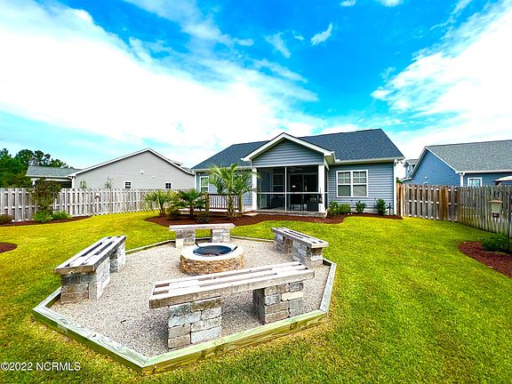 3rd image of 331 Long Pond Dr