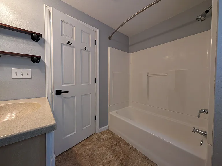 1575 W Butte Des Morts Beach Rd — Photo 37