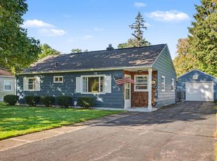 1031 Chrysler St, Kalamazoo, MI 49048