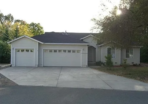 18745 Fairway Point photo 1