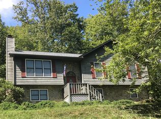 405 Willowood Dr, Vinton, VA 24179