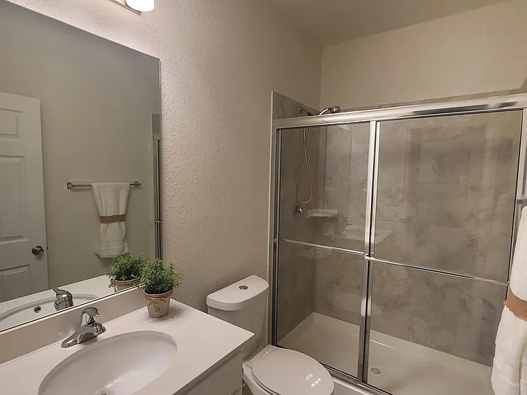 1702 Claire Creek Ct — Photo 18