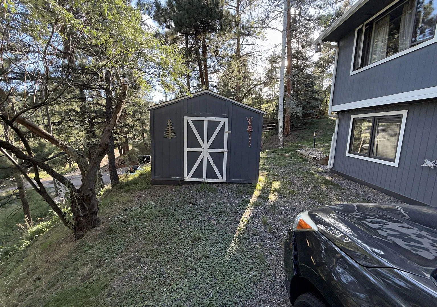 Mountain Retreat in the Heart of Evergreen — Photo 2