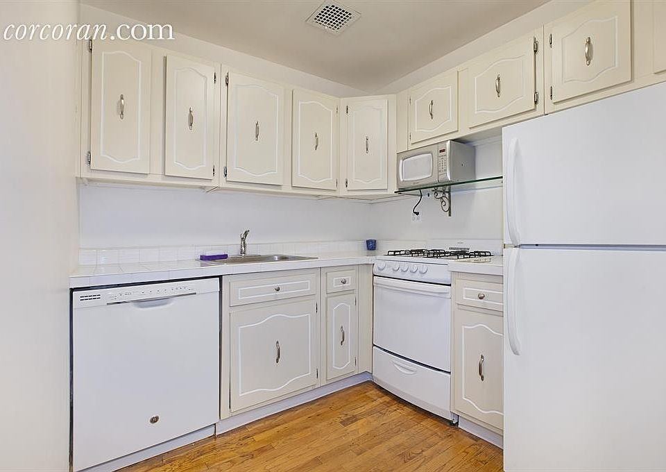 2nd image of 344 W 49th St APT 5D