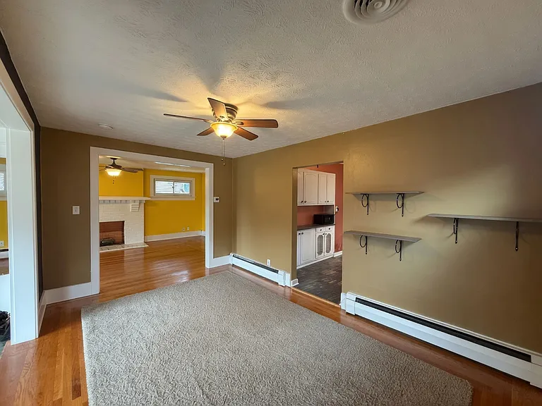 56 Telford Ave — Photo 3