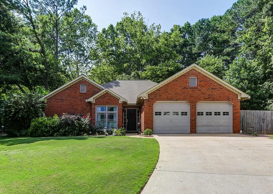 1st image of 906 Chateau Ct SE