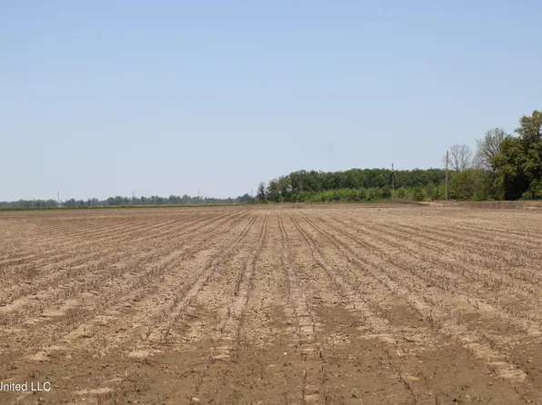 2 County Rd, Minter City, MS 38944