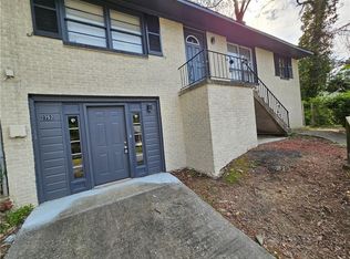 2752 Old Farm Rd, Atlanta, GA 30349