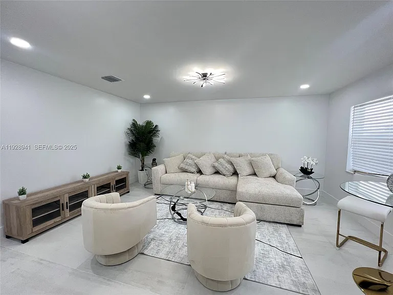 708 Normandy Ln #708-O — Photo 10
