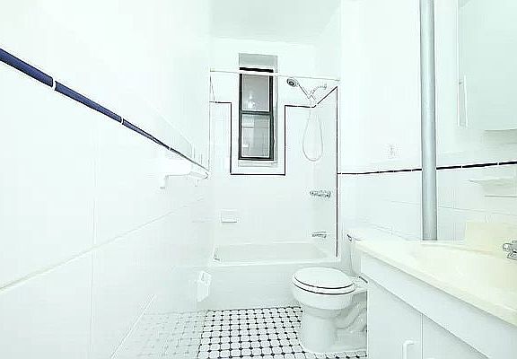 5th image of 644 W 173rd St APT D1