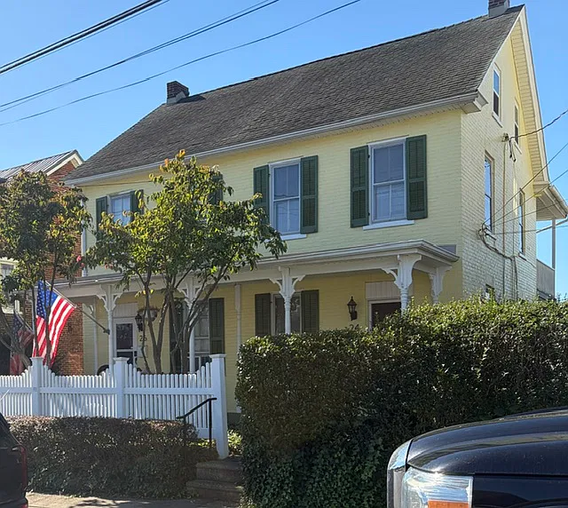 24 E 5th St #10
