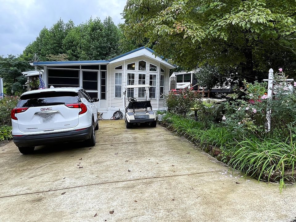 5355 Parkway E Cosby, TN, 37722 Apartments for Rent Zillow