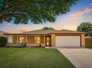 182 Clear Oak, Universal City, TX 78148