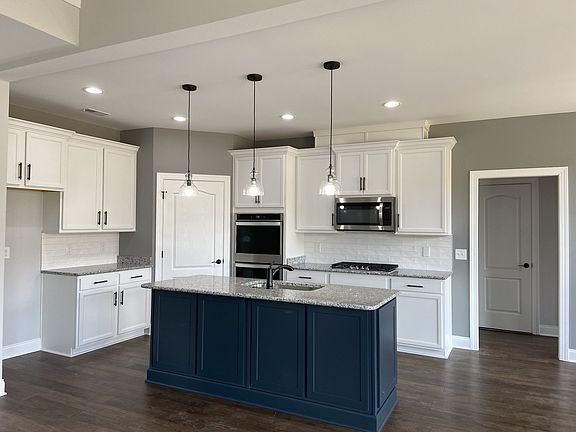 3rd image of 5918 Covent Ln