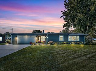 12104 Alton Dr, Grafton, OH 44044