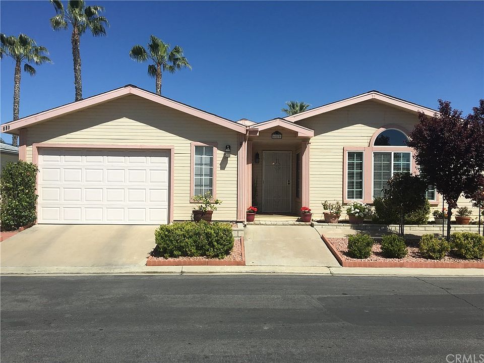 1st image of 680 Bahama Dr #0
