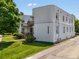 146 E Hazelhurst St, Ferndale, MI