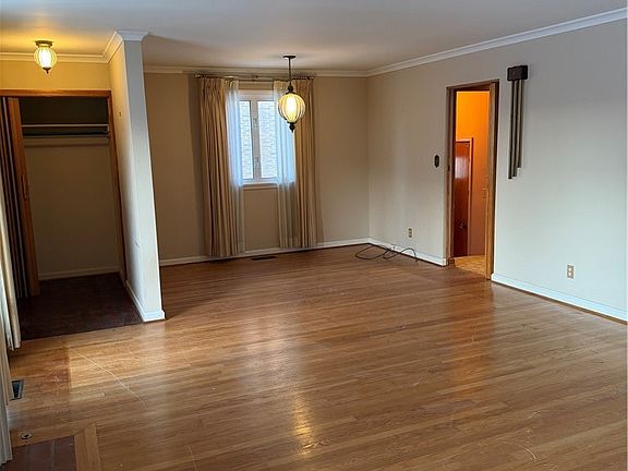 5th image of 239 Grayton Rd