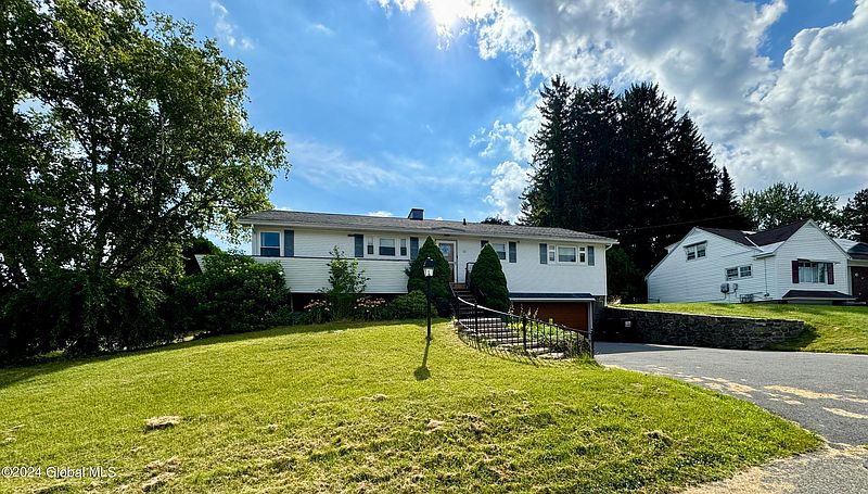 2nd image of 12 Ridge Road
