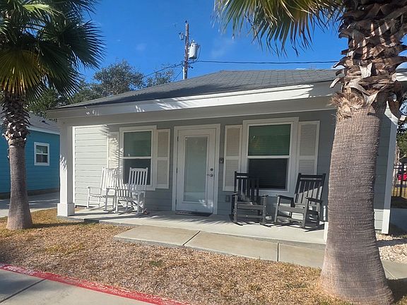 3rd image of 121 Oasis Cir