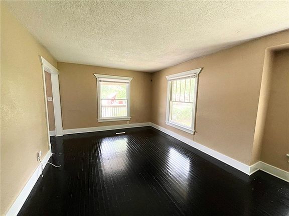 4th image of 5614 S Benton Ave