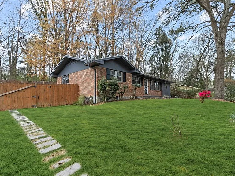 3422 Casa Woods Ln — Photo 2